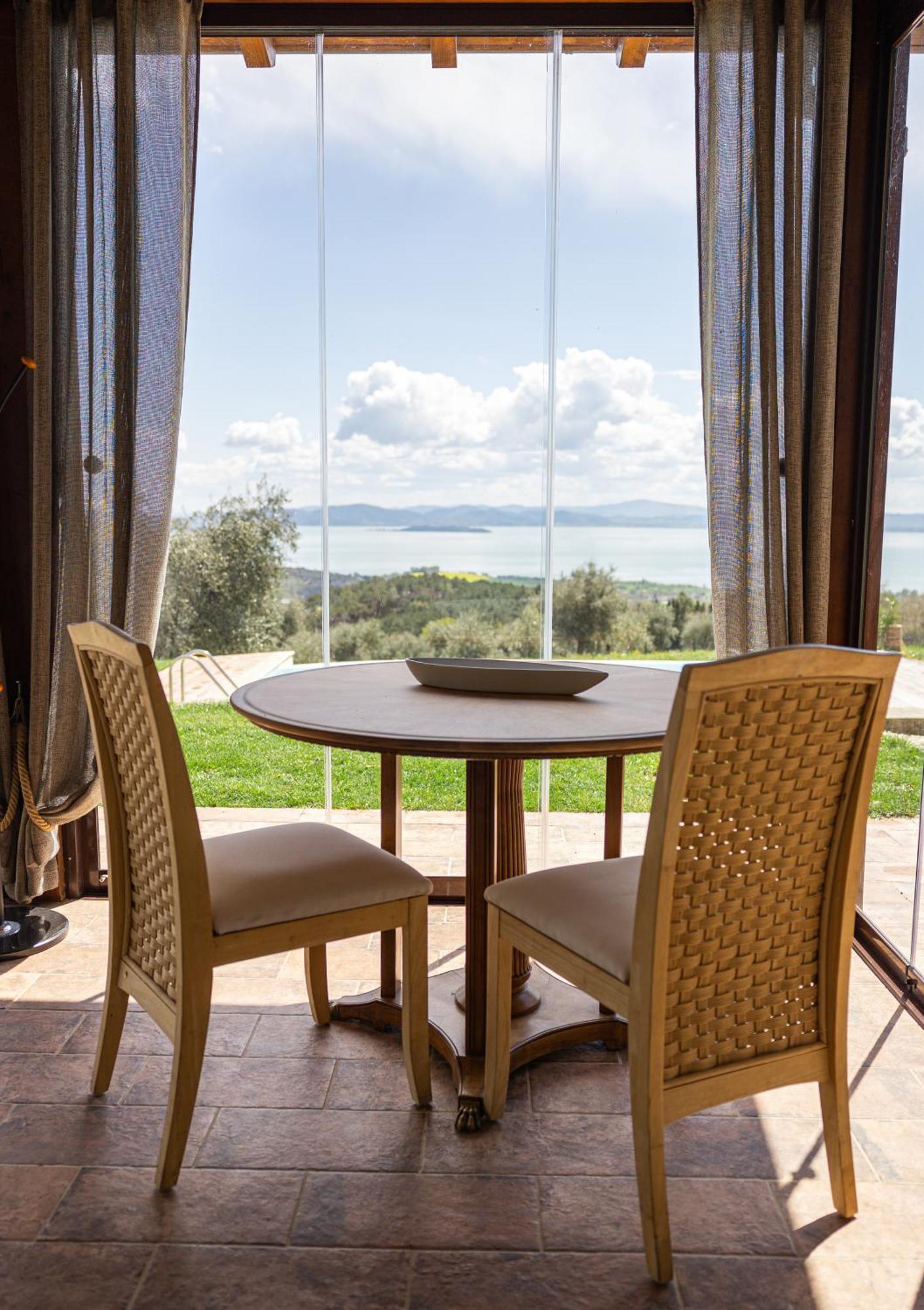 Villa Di Colle In Colle - Country House With Private Pool à Tuoro sul Trasimeno Extérieur photo